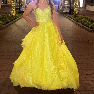 Yellow dress